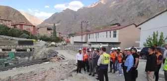 Hakkari'de Sismik İzolatörlü Kadın Doğum ve Çocuk Hastanesi İnşaatı İncelendi