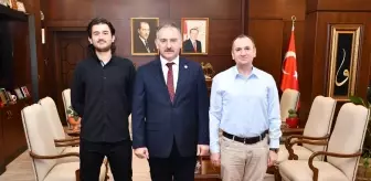 Harran Üniversitesi Öğrencisi EVOARS Projesi ile Teknoloji Yarışmasında Birinci Oldu