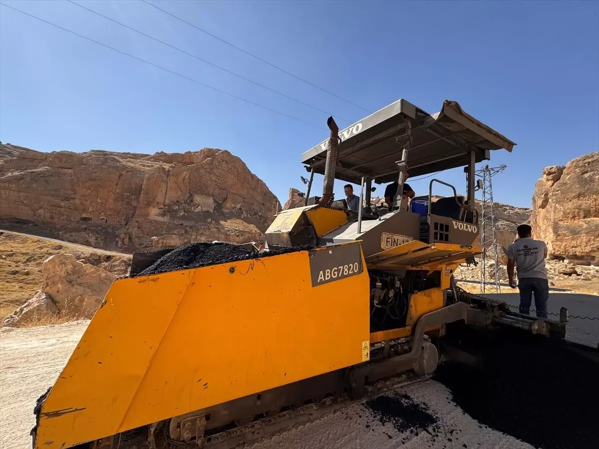 Hasankeyf'te Asfalt Çalışmaları Başladı