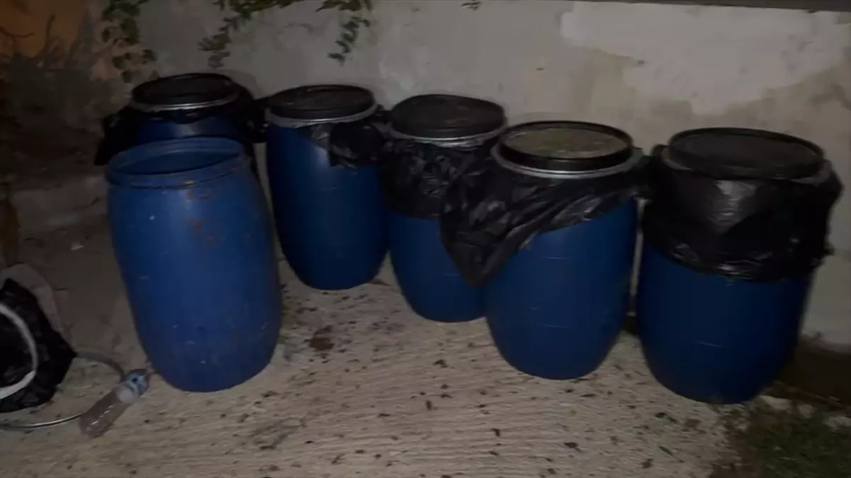 Samandağ'da Evinde 1260 Litre Sahte İçki Bulunan Şüpheli Gözaltına Alındı
