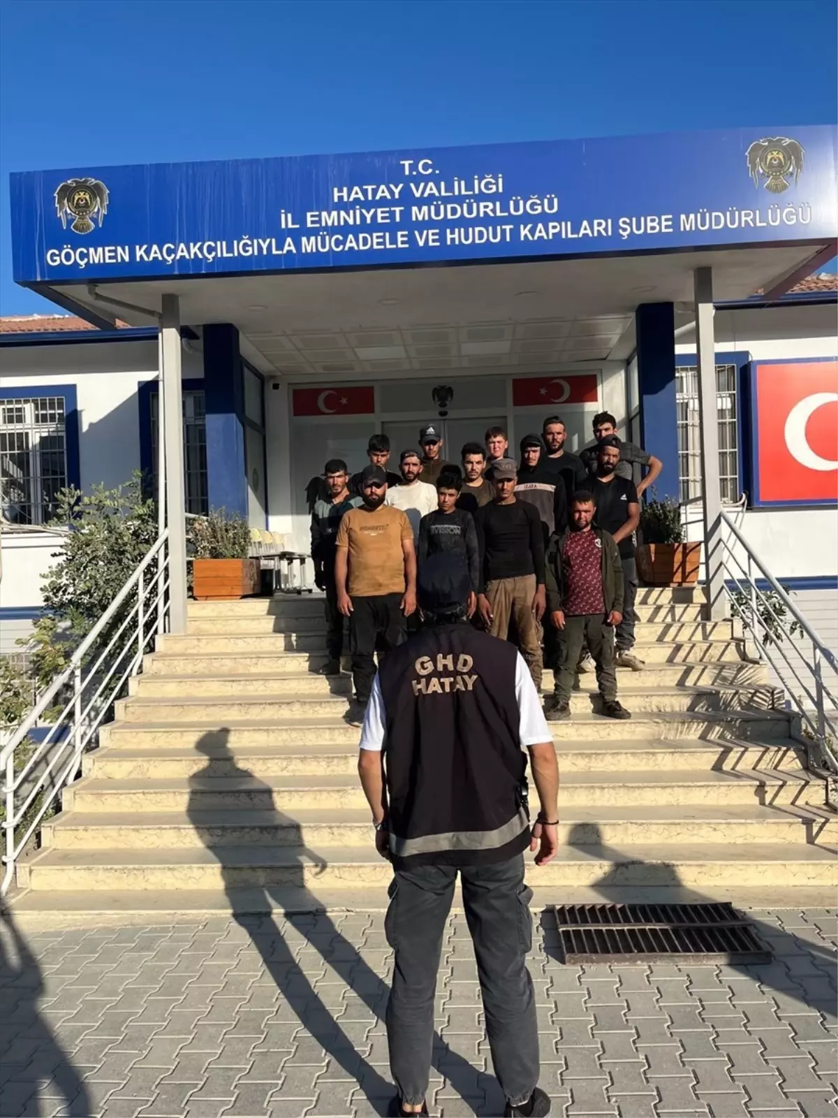 Hatay'da Yasa Dışı Göçmen Yakalandı, 3 Zanlı Tutuklandı