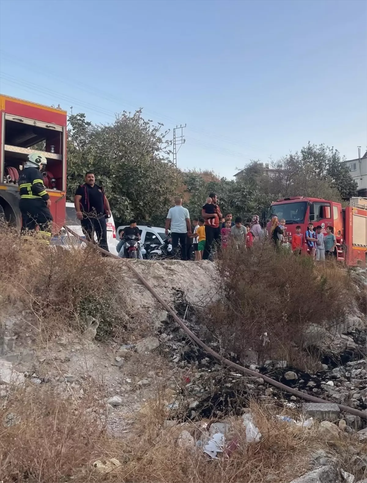 Hatay'da 2 Katlı Evde Yangın