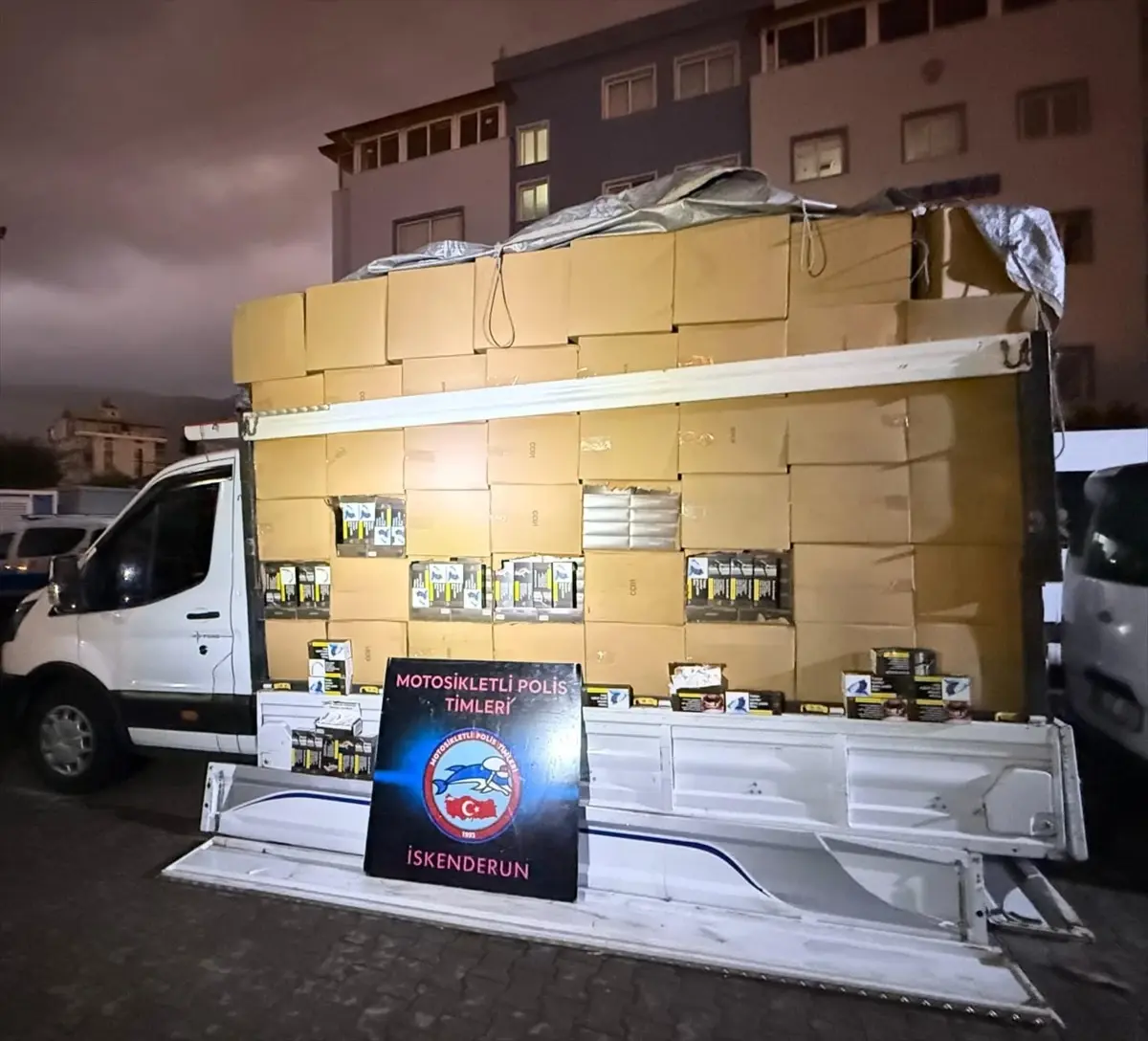 İskenderun'da 2.9 Milyon Kaçak Makaron Ele Geçirildi