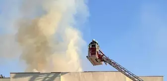 Hatay'ın Kırıkhan İlçesinde 4 Katlı Bina Yangını