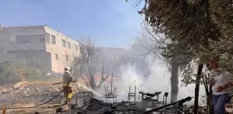 Antakya'da Yangın: Bahçeden Eve Sıçradı