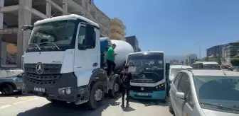 İskenderun'da Motosiklet Sürücüsü Betona Sıkıştı
