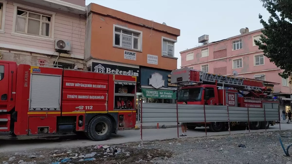 Hatay Samandağ'da İş Yerinde Yangın Çıktı