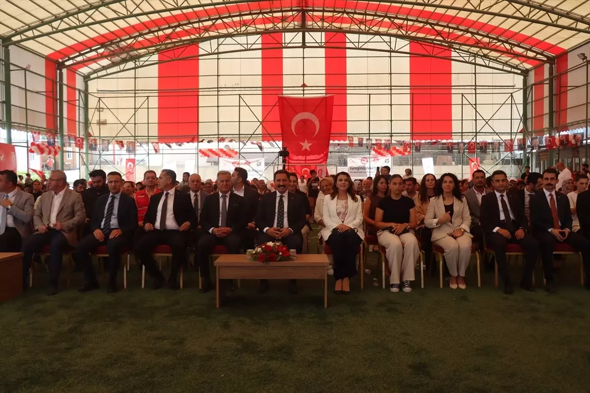 Hatay'da kimsesiz çocuklarla yardımseverler arasında köprü olacak internet sitesi kuruldu