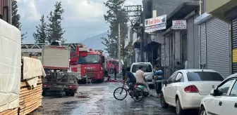 İskenderun'da Mobilya Atölyesinde Yangın Çıktı