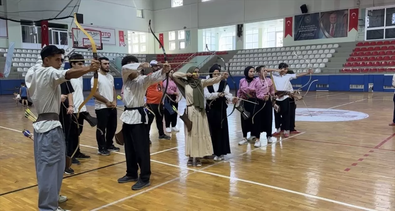 İskenderun'da Geleneksel Türk Okçuluk Turnuvası Düzenlendi
