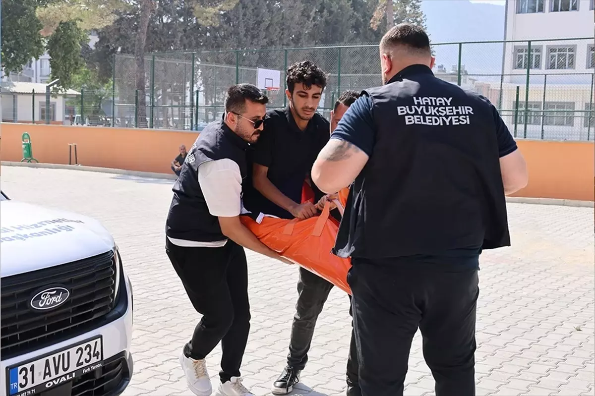 Hatay'da Ortopedik Rahatsızlığı Olan Adaya Sınavda Destek