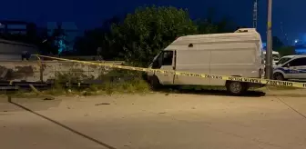 İskenderun'da Yolcu Otobüsü ile Hafif Ticari Araç Çarpıştı: Sürücü Yaralı