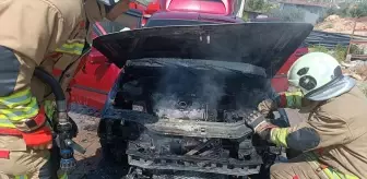 İskenderun'da Otomobil Yangını Korkuttu