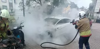 Hatay'da Park Halindeki Otomobilden Motosiklete Sıçrayan Yangın Söndürüldü