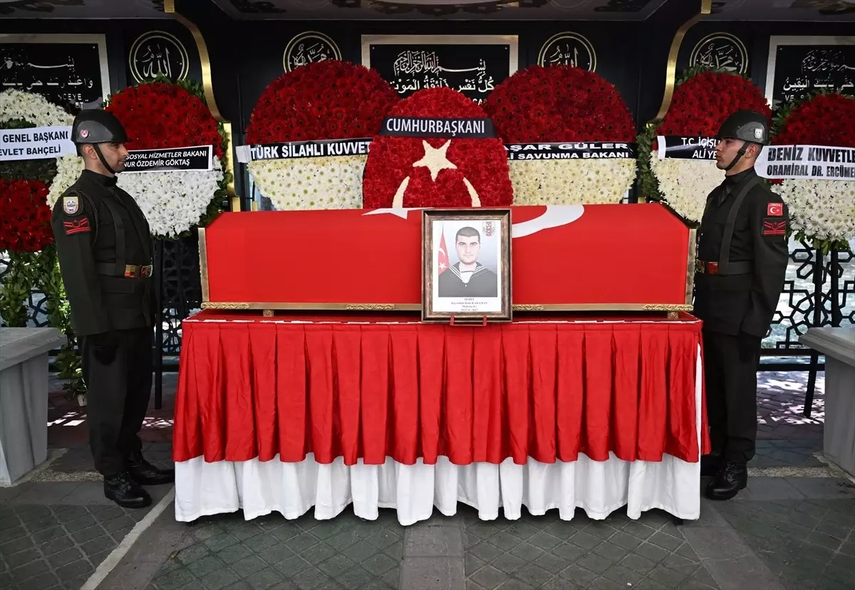 Şehit Muhafız Er Hayrullah Hamit Karaman İstanbul'da Toprağa Verildi