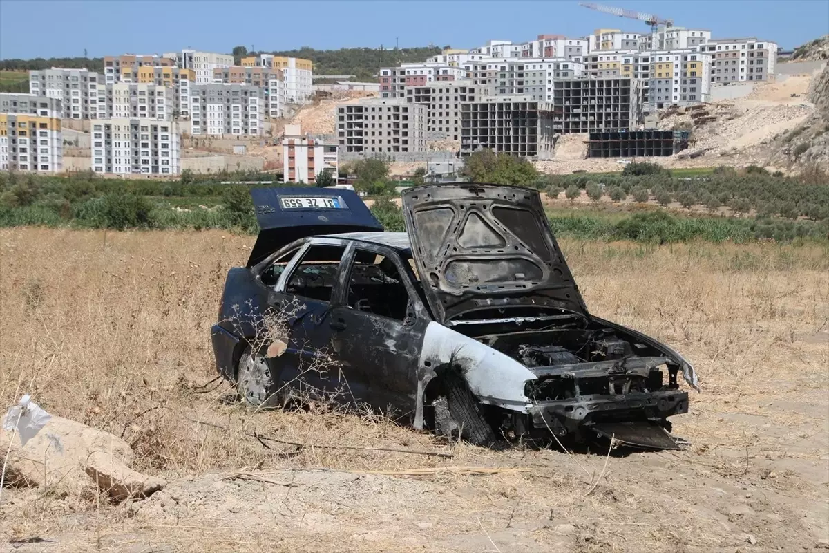 Hatay'da Seyir Halindeki Otomobilde Yangın