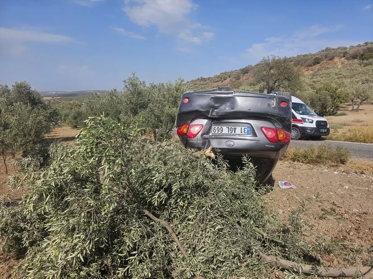 Hatay'da Takla Atan Otomobilde 3 Yaralı