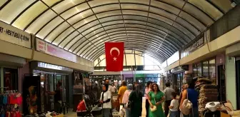 Hatay'daki Tarihi Uzun Çarşı Geçici Prefabrik Dükkanlara Taşındı