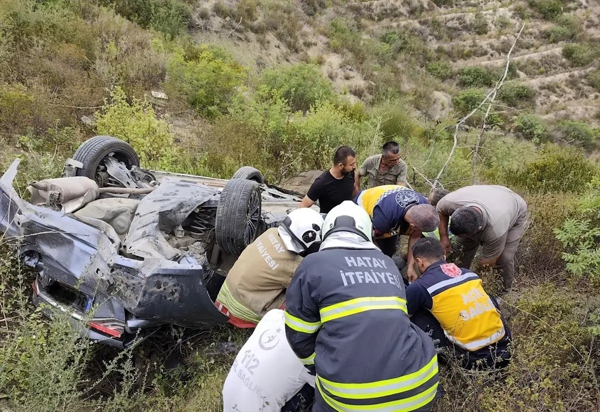Hatay'da Uçuruma Yuvarlanan Araçta 4 Yaralı