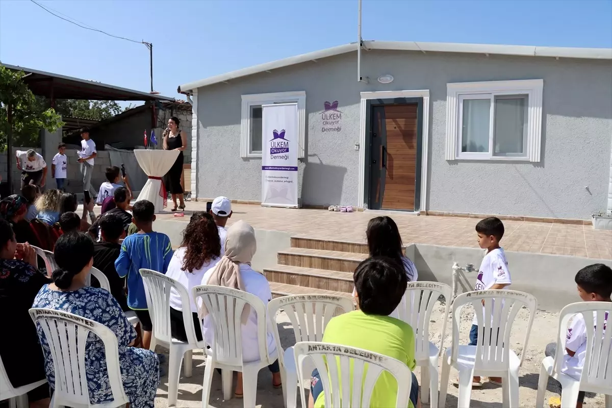 Depremzedelere Yeni Yuvalar: Nuriye Geller'e Ev Yapıldı