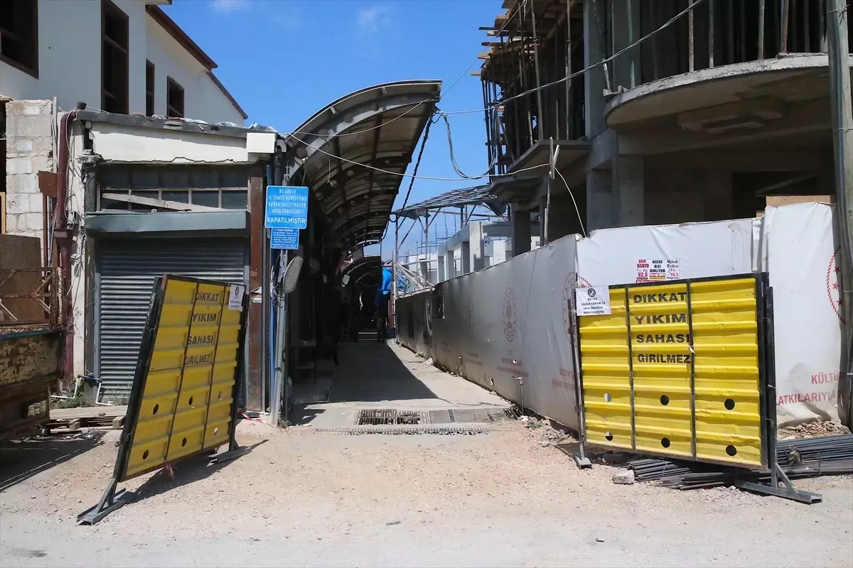 Hatay'da Tarihi Uzun Çarşı'nın Restorasyonu Devam Ediyor
