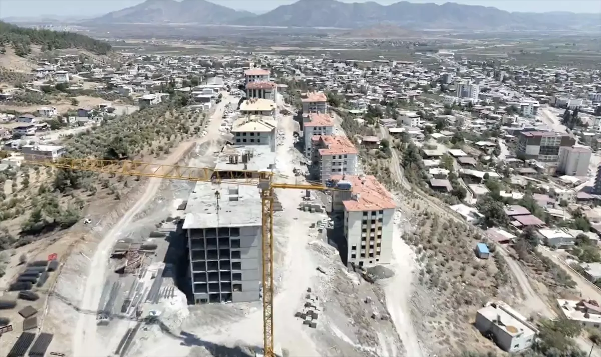 Hatay'da 622 Afet Konutunun İnşaatı Devam Ediyor
