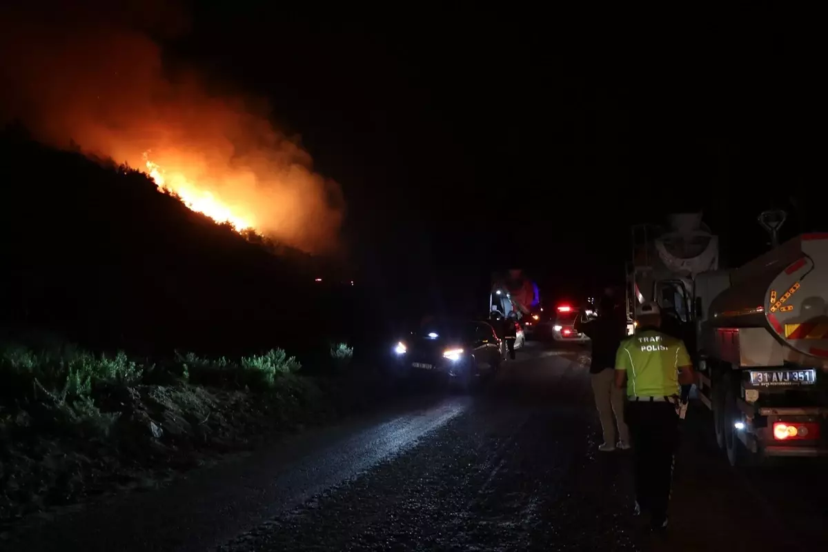 Hatay'ın Yayladağı'nda Orman Yangınına Müdahale Ediliyor