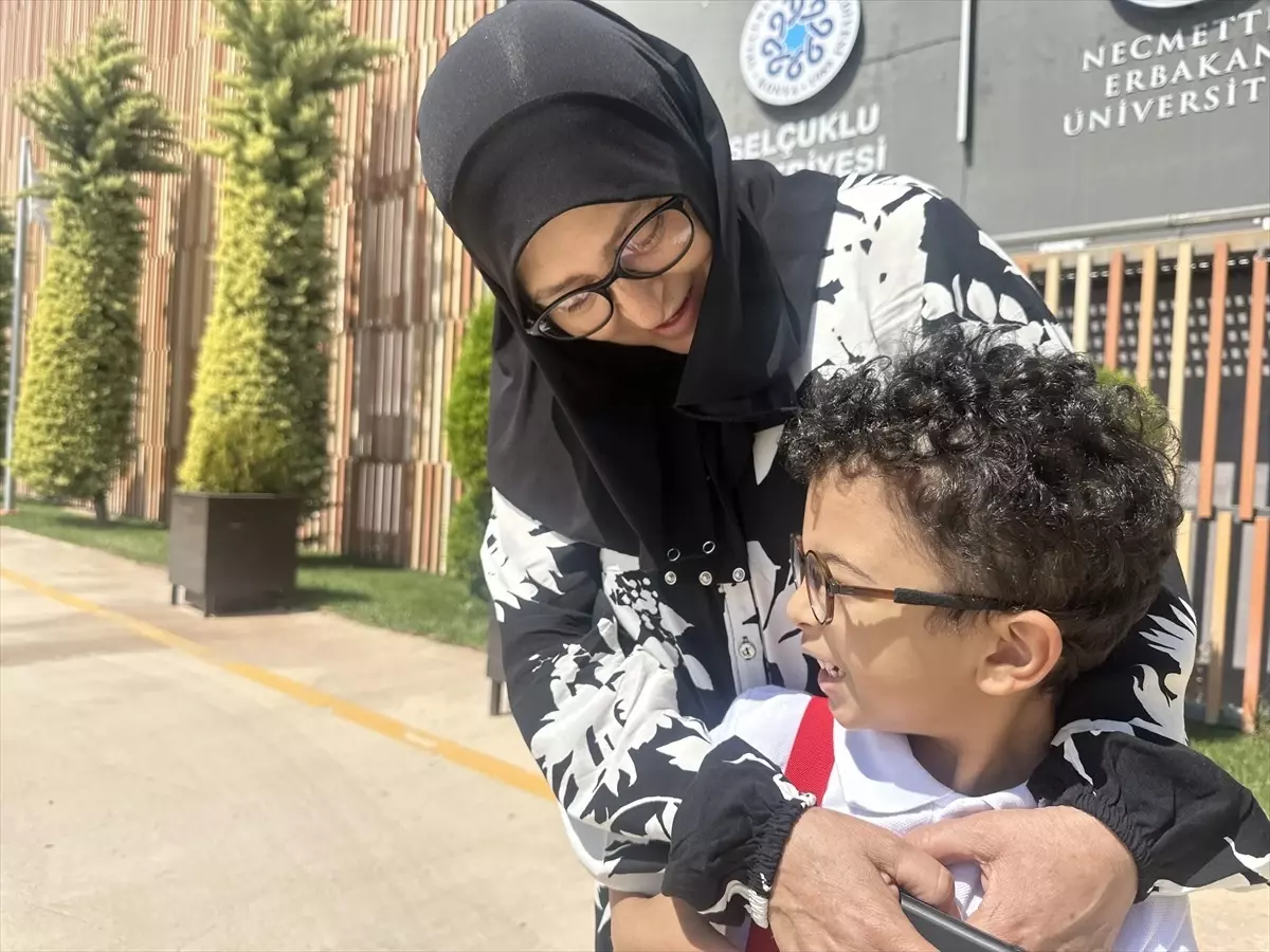 Deprem Sonrası Yeni Bir Hayat: Ulviye Akyel ve Torununun Mücadele Hikayesi