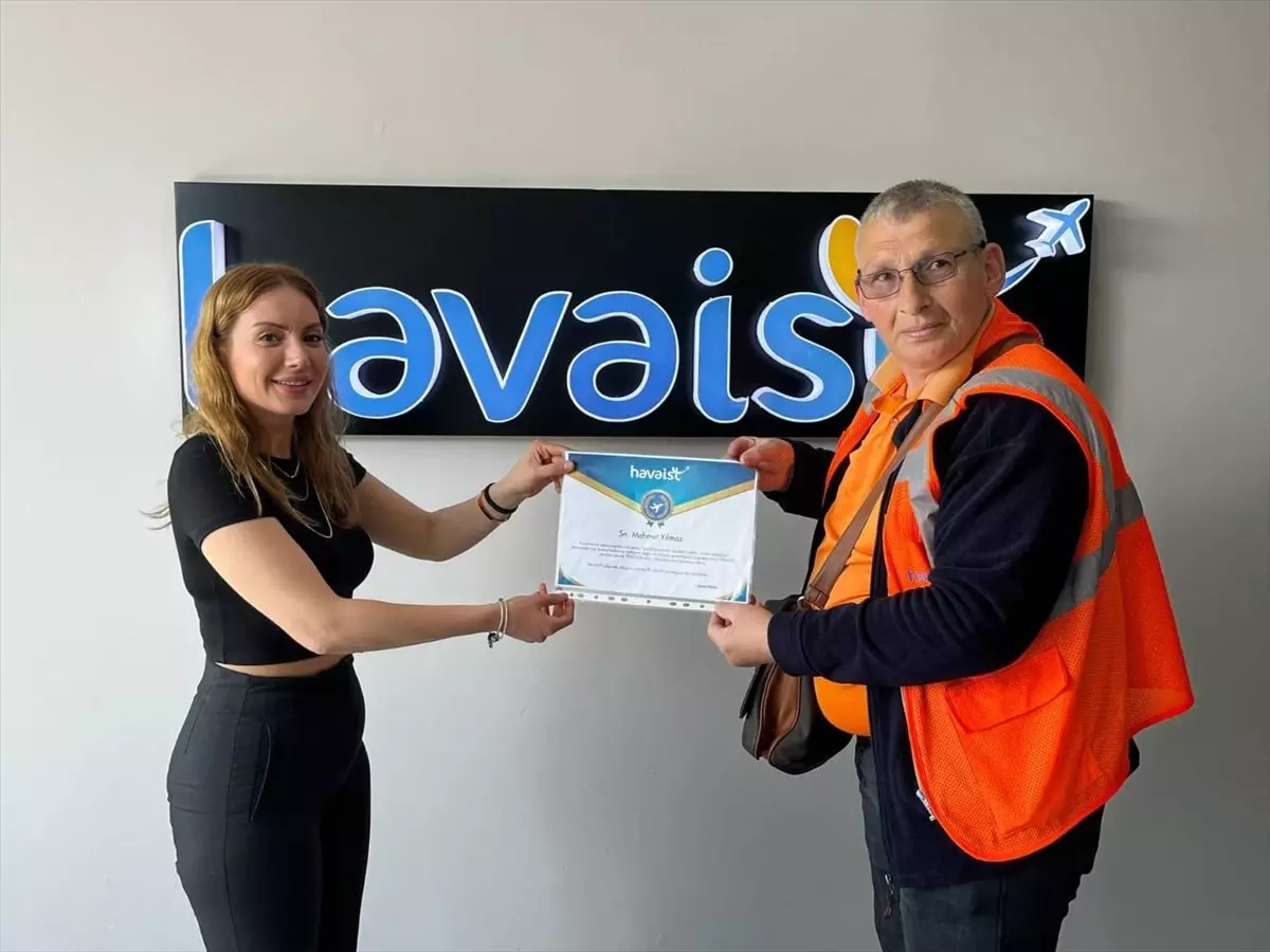 Havaist Personeli Unutulan Çantayı Sahibine Ulaştırdı