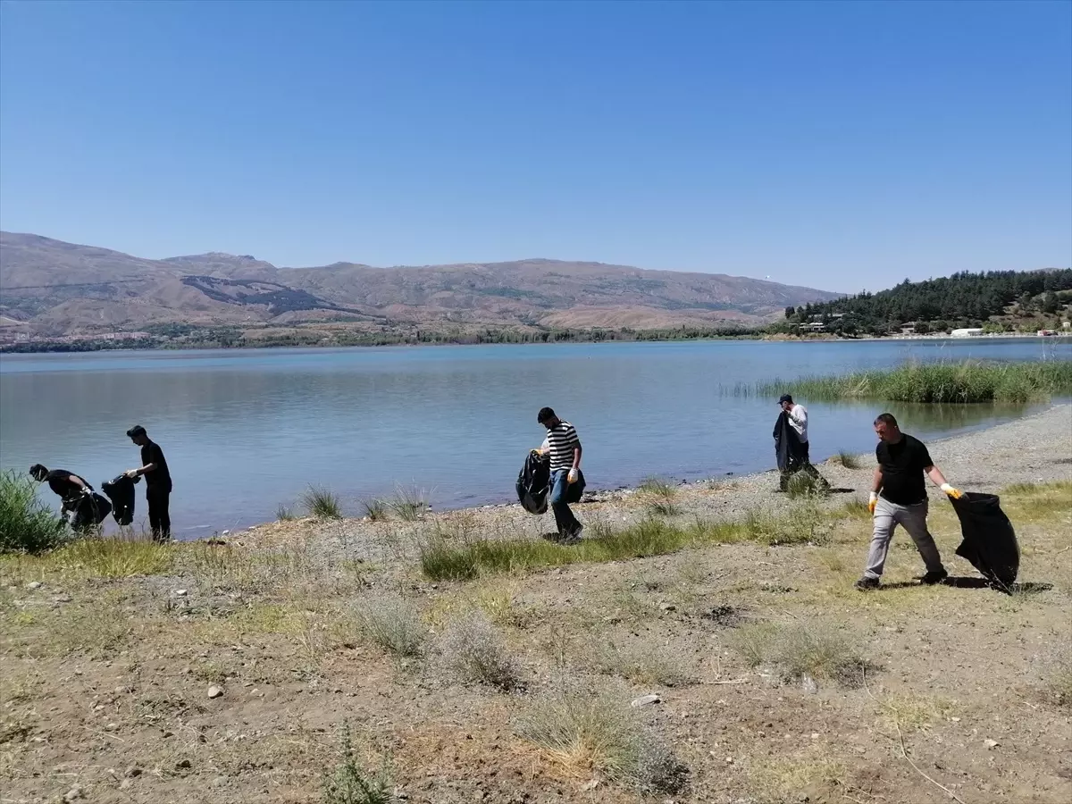 Hazar Gölü'nde Çevre Temizliği Çalışmaları Başlatıldı