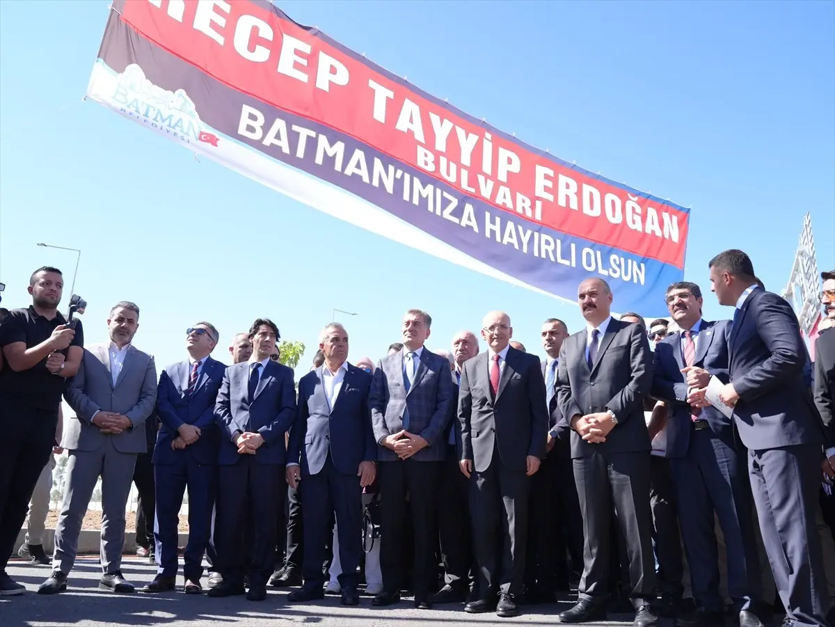 Hazine ve Maliye Bakanı Şimşek, Batman'da Recep Tayyip Erdoğan Bulvarı'nın açılışında konuştu Açıklaması
