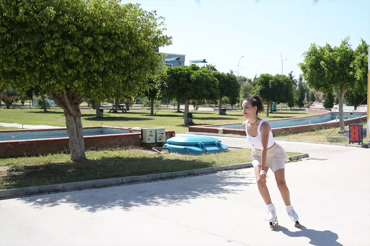 Buz Pateni Sporcusu Gökçen Bahadır, Çocukluk Hayalini Gerçekleştiriyor