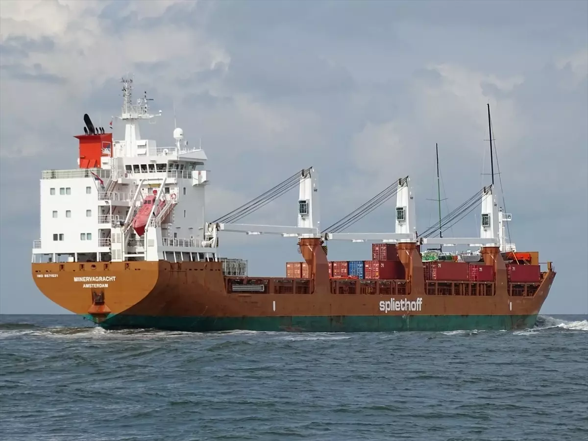 Hollanda Bandıralı Geminin Aden Körfezi'nde Saldırıya Uğraması