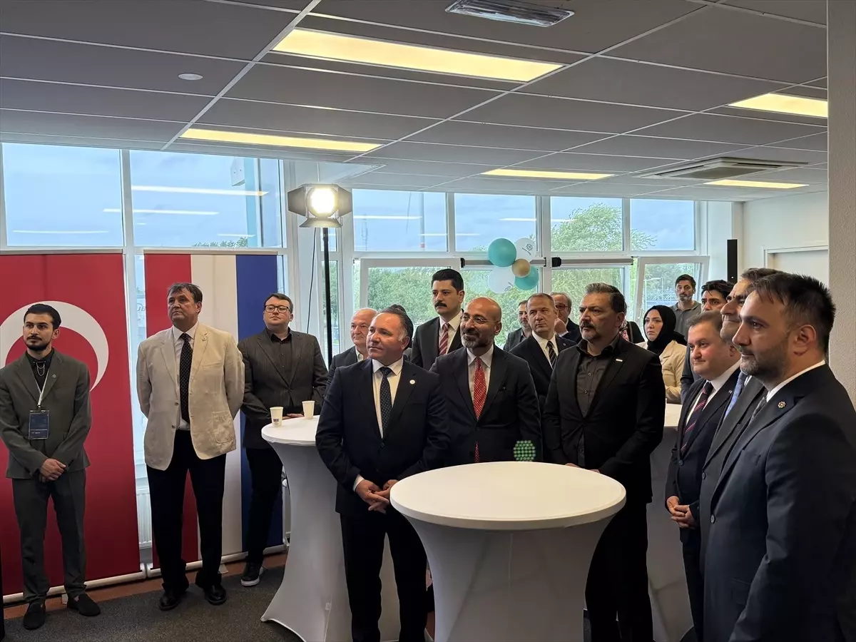 Hollanda'da Maarif Europe Amsterdam Eğitim Merkezi açıldı