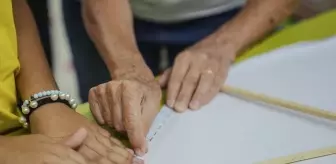 Huzurevi sakinleri ile devlet korumasındaki kız çocuklarının buluşmasından koruyucu annelik çıktı
