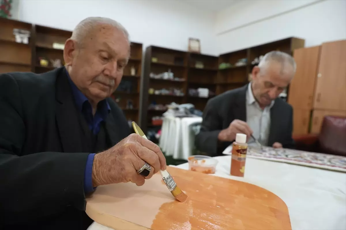 Edirne Huzurevi'nde Aktif Yaşlanma: Sanat Atölyesi ile El Emeği Ürünler