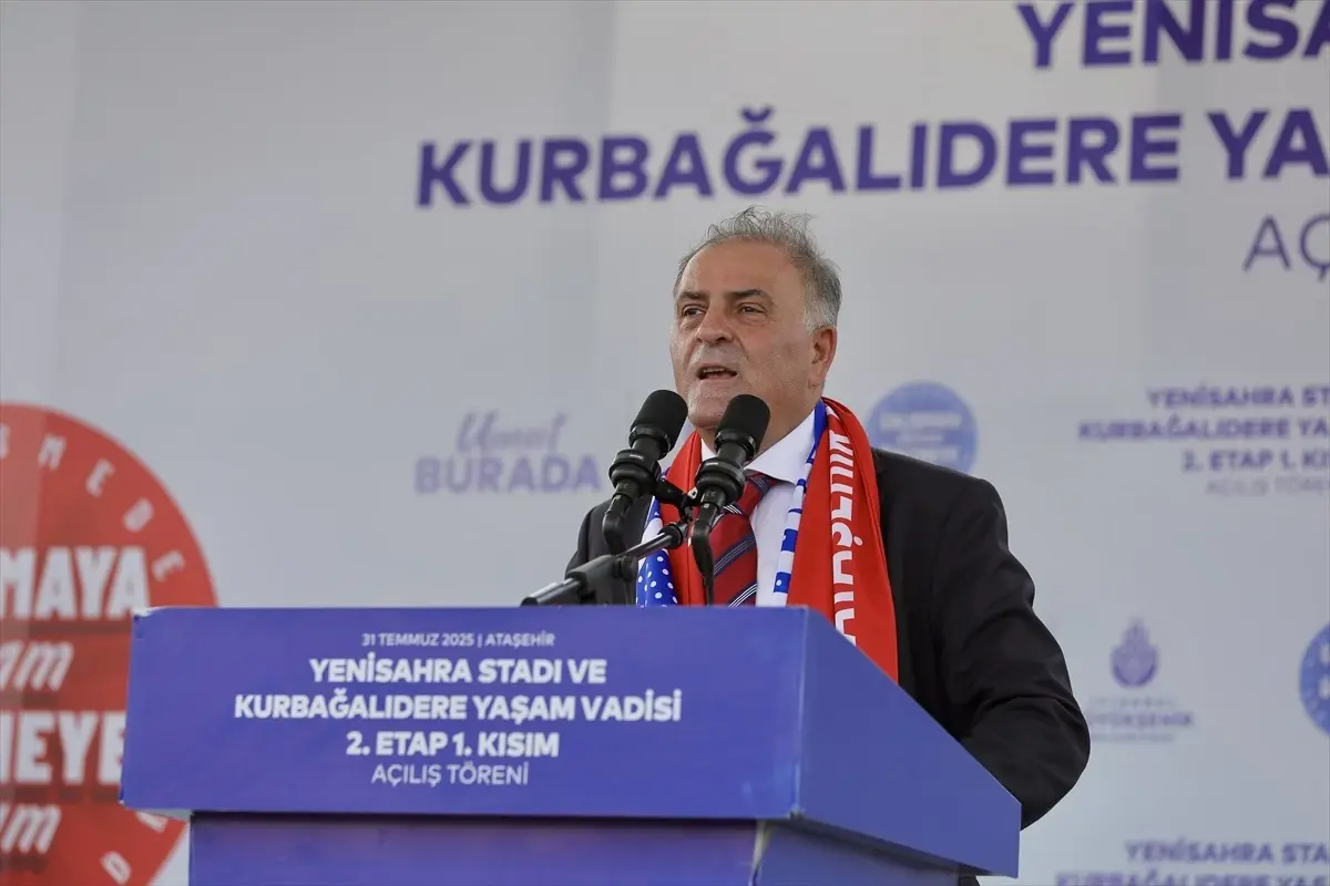 İBB tarafından yenilenen Yenisahra Stadı törenle hizmete açıldı