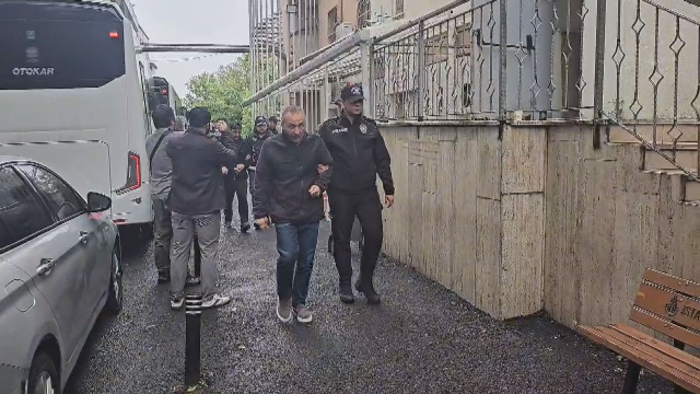 İBB'ye 4. dalga operasyonu! 45 şüpheli adliyeye sevk edildi İBB'ye 4. dalga operasyonu! 45 şüpheli adliyeye sevk edildi