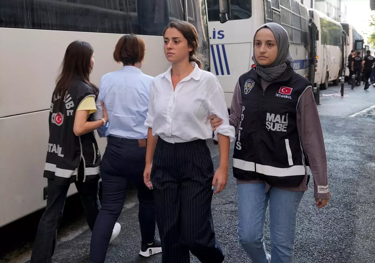 İBB'ye Yönelik Yolsuzluk Soruşturmasında 45 Şüpheli Adliyeye Sevk Edildi