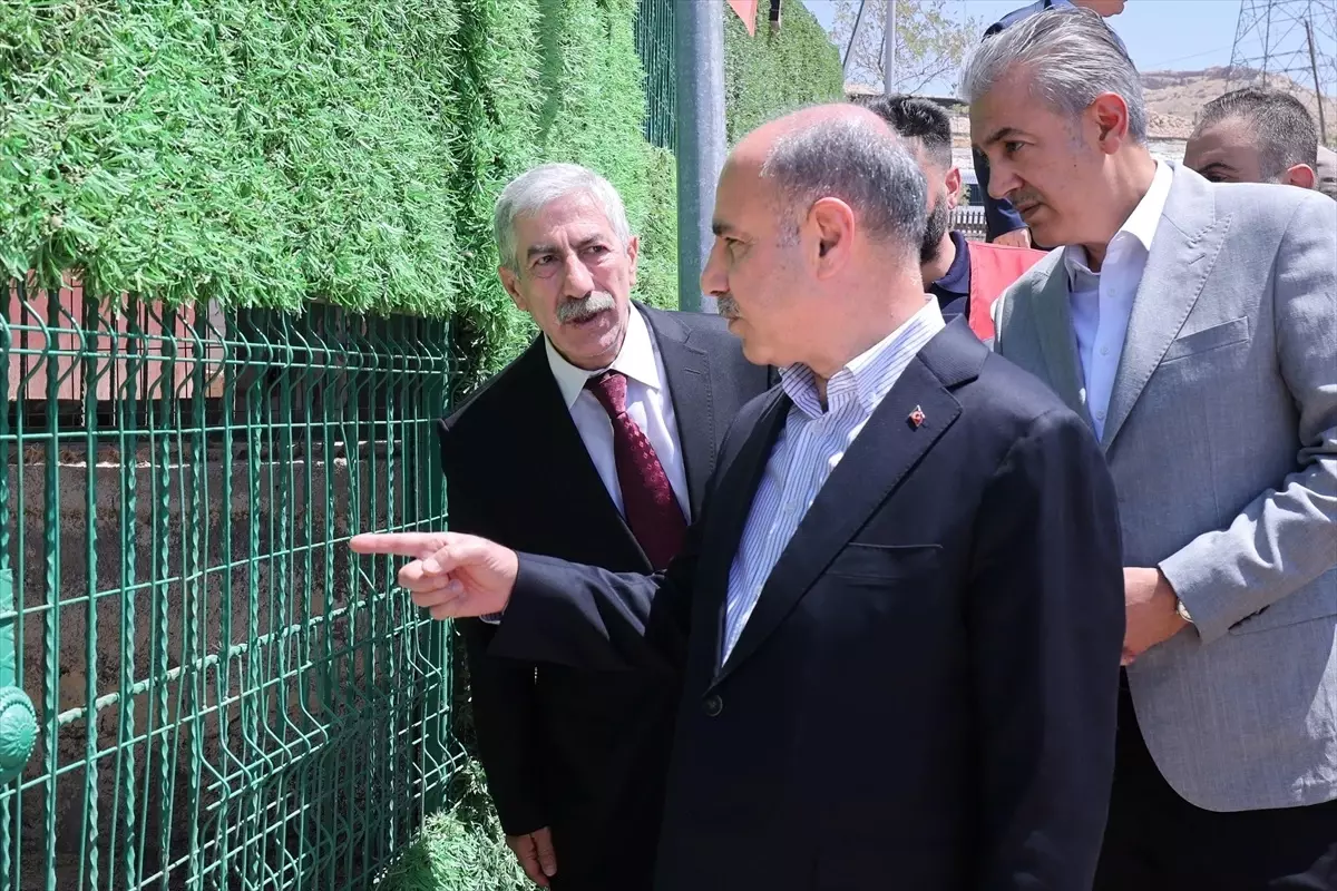 Bakan Yardımcısı Aktaş, Mardin'de Hayvan Bakımevi'ni Ziyaret Etti