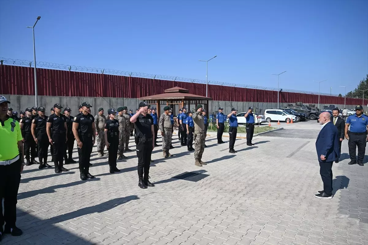 İçişleri Bakan Yardımcısı Mehmet Sağlam Adana'da ziyaretlerde bulundu