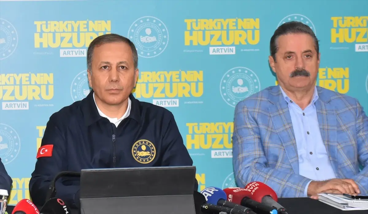 İçişleri Bakanı Yerlikaya, Artvin'de 'Türkiye'nin Huzuru Toplantısı' sonrası konuştu Açıklaması