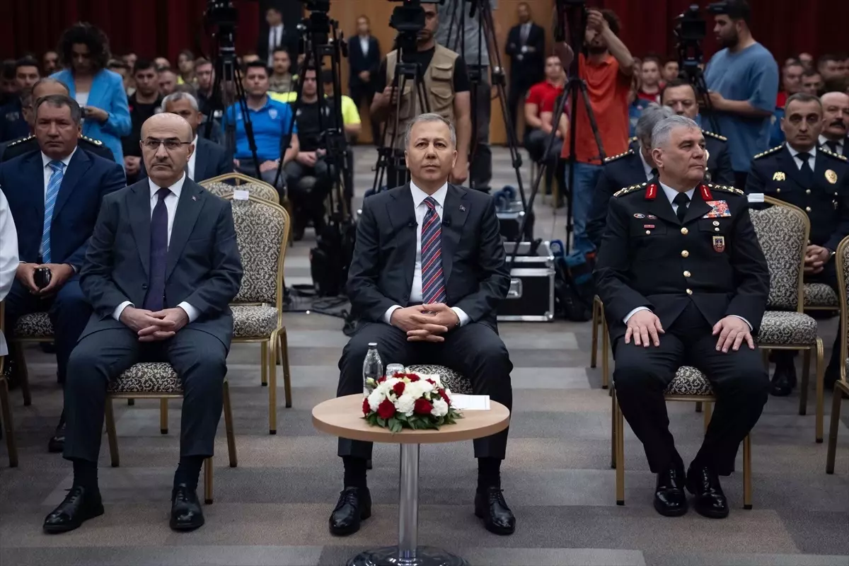 İçişleri Bakanı Yerlikaya, Emniyet Genel Müdürlüğü 2025 Yılı Genel Atama Programı'nda konuştu Açıklaması