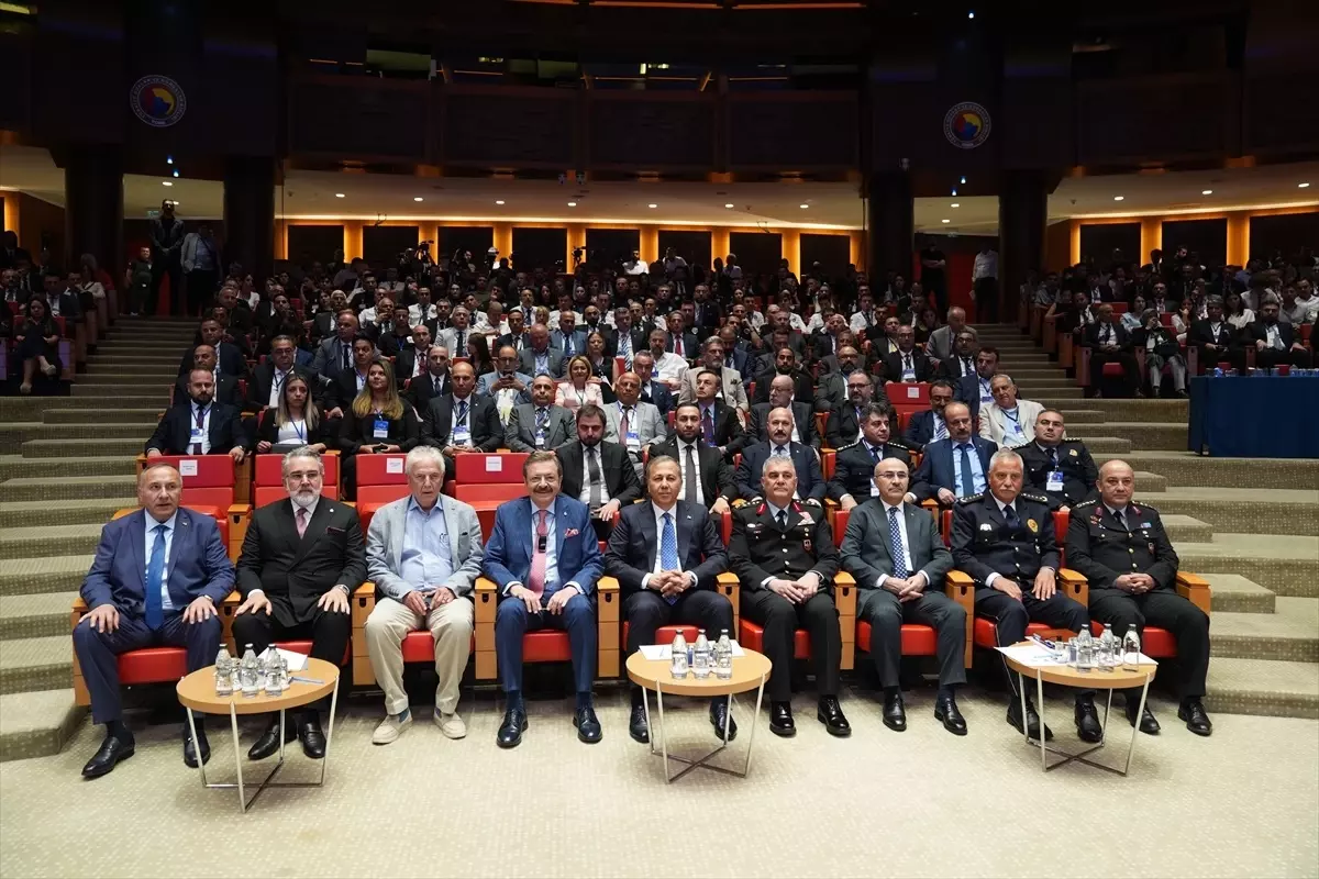 İçişleri Bakanı Yerlikaya, Özel Güvenlik Zirvesi'nde konuştu Açıklaması