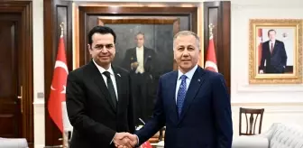 İçişleri Bakanı Yerlikaya, Pakistanlı Mevcut Bakan ile Görüştü