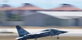 IDEF 2025'te yerli savunma sanayisi araçlarıyla geçiş töreni yapıldı