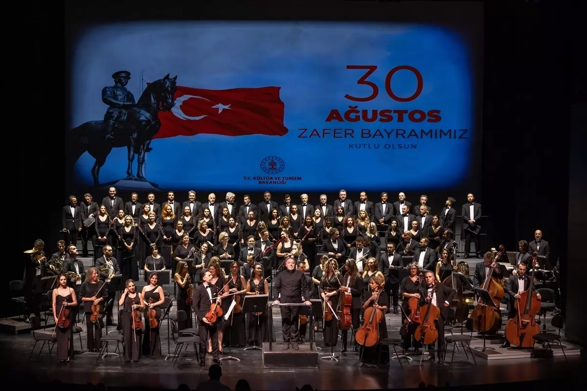 İDOB, 30 Ağustos Zafer Bayramı'nı Özel Konserle Kutladı