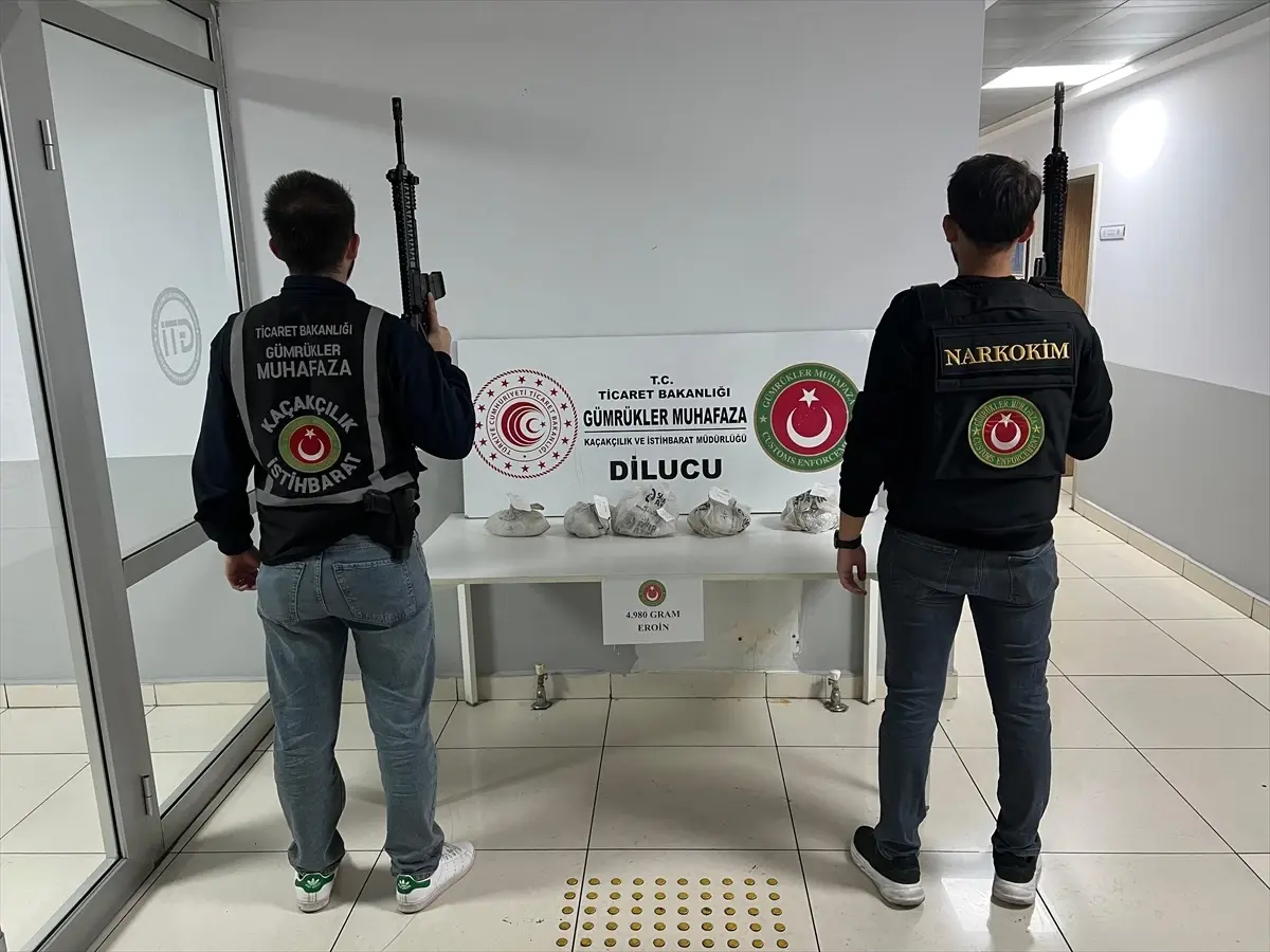 Iğdır'da İran'dan Gelen Tırda 5 Poşet Eroin Yakalandı