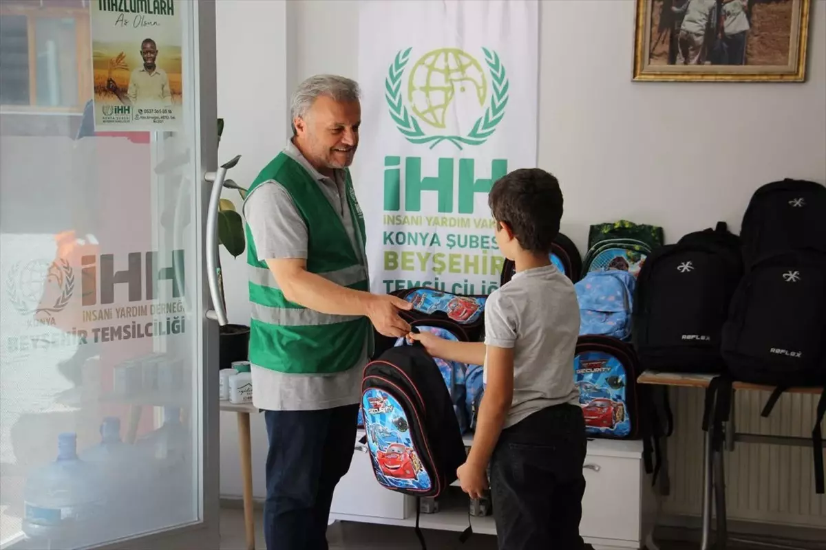 İHH'dan Öğrencilere Kırtasiye Desteği: 'Bir Kırtasiye Bin Mutluluk' Projesi