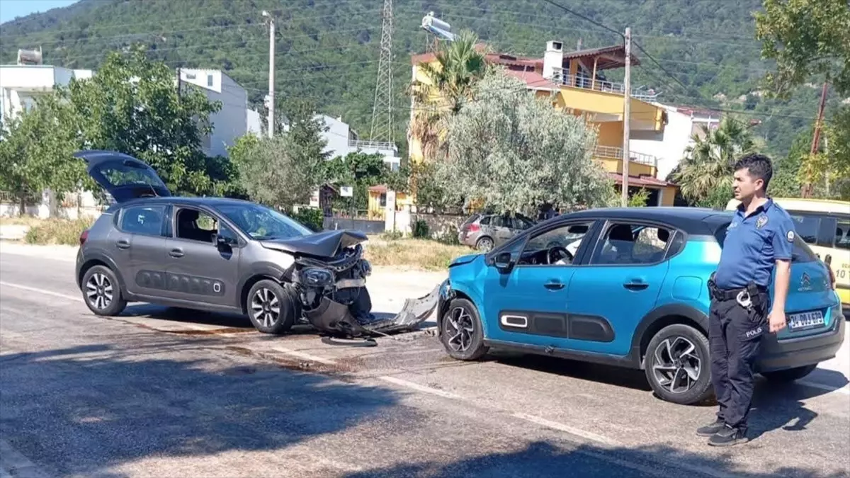 Erdek'te Trafik Kazası: 5 Yaralı